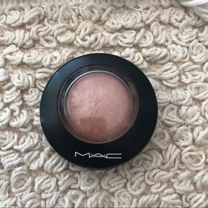 MAC Mineralize Blush in “Warm Soul”